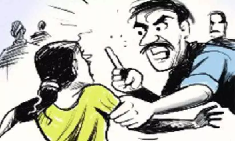 ചായ കിട്ടാൻ വൈകിയത് ചോദ്യം ചെയ്തു; യുവതിയെ ഹോട്ടലുടമയും ഭാര്യയും മർദിച്ചെന്ന് പരാതി
