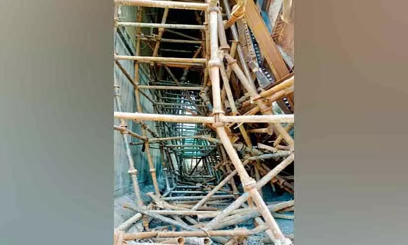 പെരിയ അടിപ്പാത നിർമാണം; അപകട കാരണം സ്കഫോൾഡിങ്ങിന്റെ പഴക്കം പെരിയ അടിപ്പാത നിർമാണം; അപകട കാരണം സ്കഫോൾഡിങ്ങിന്റെ പഴക്കം