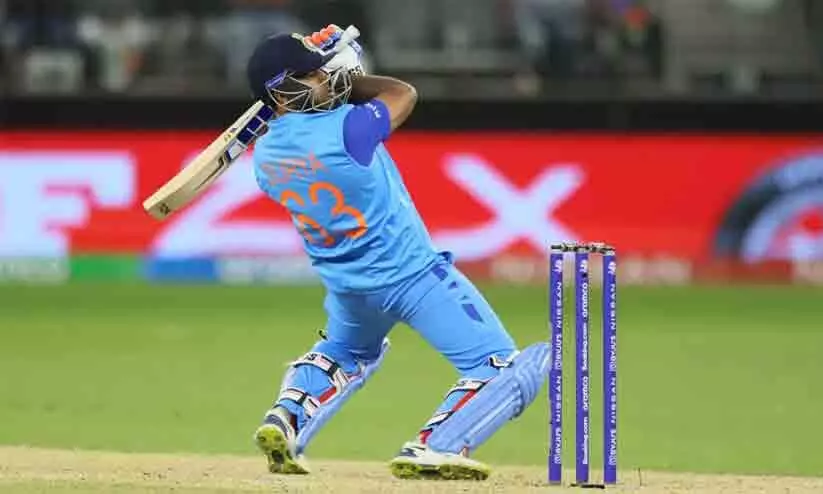 രക്ഷകനായി സൂര്യ; ദക്ഷിണാഫ്രിക്കറ്റ് 134 റൺസ് വിജയലക്ഷ്യം