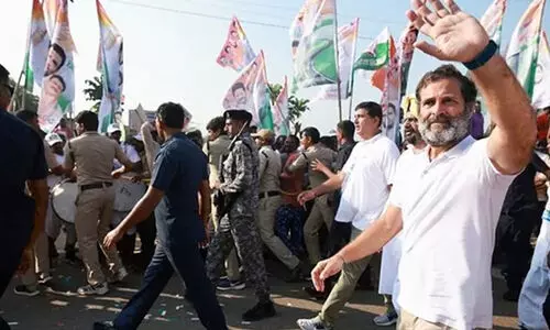 കുട്ടികൾക്കൊപ്പം രാഹുൽ ഗാന്ധിയുടെ ആവേശകരമായ സ്പ്രിന്റ്, മനംകവർന്ന് നൃത്തം -വിഡിയോ കുട്ടികൾക്കൊപ്പം രാഹുൽ ഗാന്ധിയുടെ ആവേശകരമായ സ്പ്രിന്റ്, മനംകവർന്ന് നൃത്തം -വിഡിയോ