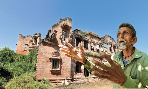 ജീവന്‍റെ കച്ചിത്തുരുത്തിൽ...