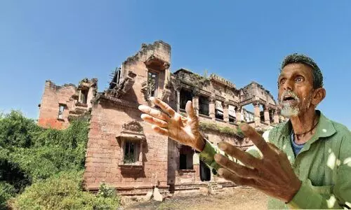 ജീവന്‍റെ കച്ചിത്തുരുത്തിൽ...