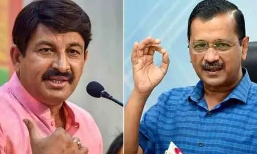 Manoj Tiwari, Kejriwal