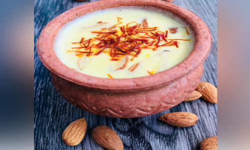 തണുപ്പിനെ വരവേൽക്കാൻ ബദാം മിൽക്ക്, ചൂടോടെ‌