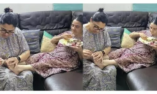 My heaven in these feet; Khushbu shared the picture