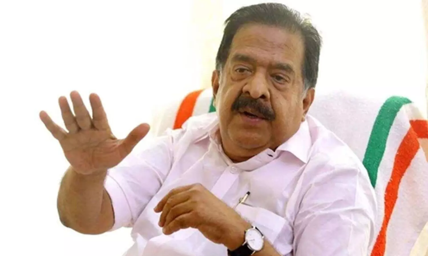 ഗവർണർ-സർക്കാർ പോര് : ജനങ്ങളെ യഥാർഥ പ്രശ്നങ്ങളിൽനിന്ന് ശ്രദ്ധ തിരിക്കാനെന്ന് രമേശ് ചെന്നിത്തല