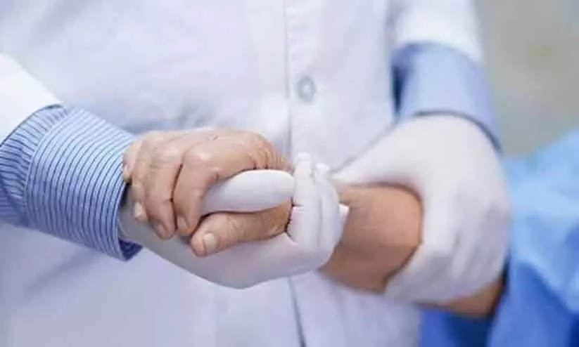 പിന്ന് വിഴുങ്ങിയ യുവതിയെ മെഡിക്കൽ കോളജിൽ വിദഗ്ധ ചികിത്സയിലൂടെ രക്ഷിച്ചു