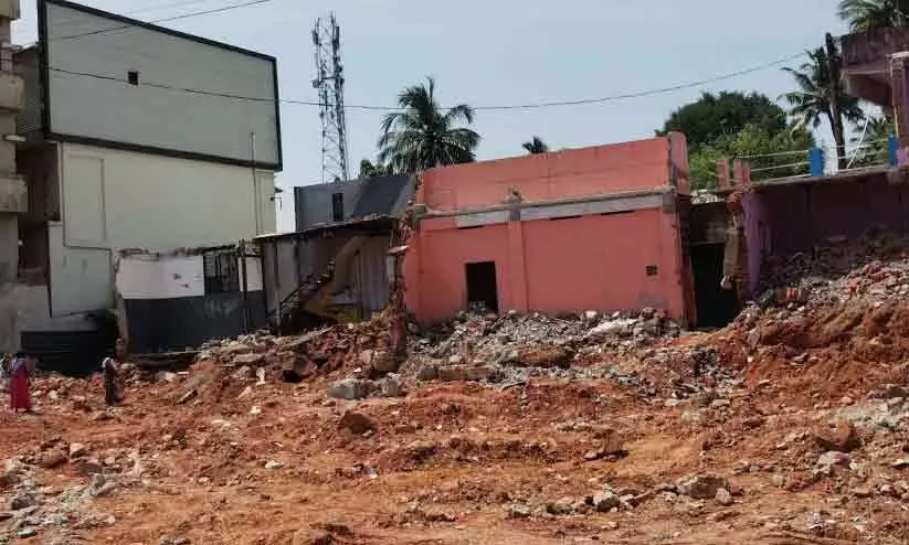 ദേശീയപാത ഭൂമി വിട്ടുനൽകിയവർക്ക് നഷ്ടപരിഹാരം ലഭിക്കുന്നില്ലെന്ന് ദേശീയപാത ഭൂമി വിട്ടുനൽകിയവർക്ക് നഷ്ടപരിഹാരം ലഭിക്കുന്നില്ലെന്ന്