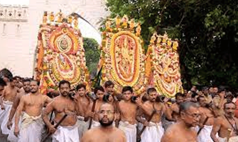 Alpassi Arattu procession