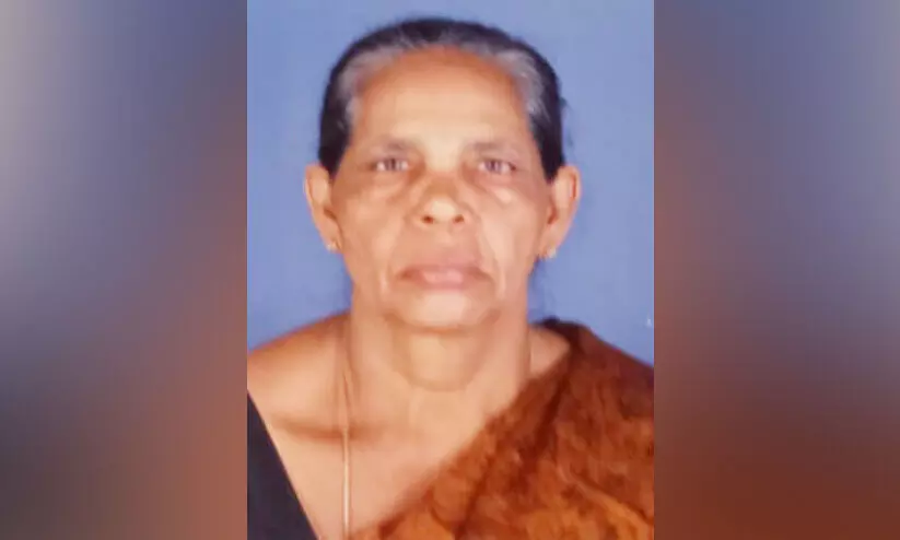 മകനൊപ്പം പൊലീസ് സ്റ്റേഷനിലെത്തിയ മാതാവ് കുഴഞ്ഞുവീണ് മരിച്ചു മകനൊപ്പം പൊലീസ് സ്റ്റേഷനിലെത്തിയ മാതാവ് കുഴഞ്ഞുവീണ് മരിച്ചു