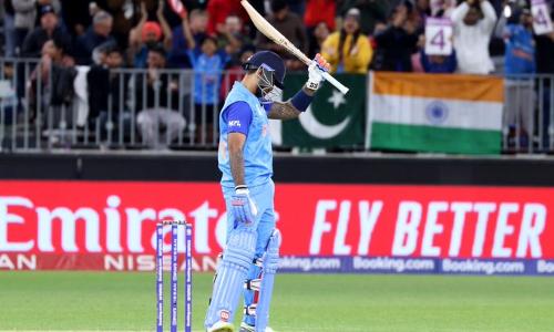 10 പേരുടെ സമ്പാദ്യം 57 റൺസ്; അതുക്കും മേലെ ഒറ്റയാനായി സൂര്യകുമാർ