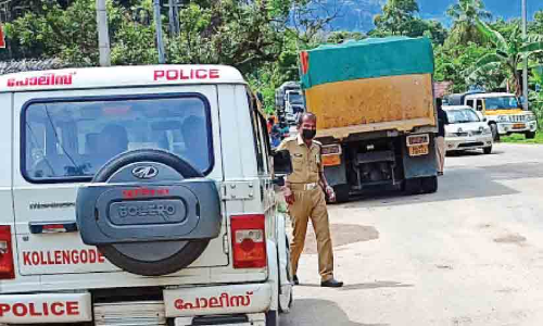അമിതഭാരം: ടിപ്പറുകൾക്കെതിരെ നടപടിയുമായി പൊലീസ് അമിതഭാരം: ടിപ്പറുകൾക്കെതിരെ നടപടിയുമായി പൊലീസ്