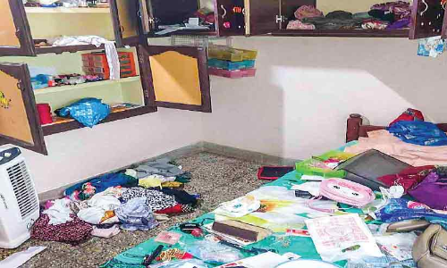 പൊലീസ് ഉദ്യോഗസ്ഥന്റെ വീട്ടിൽനിന്ന് പണവും സ്വർണവും കവർന്നു