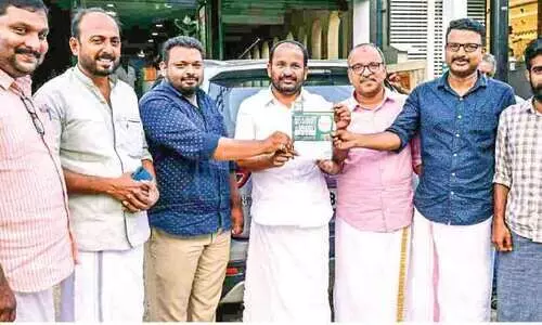 കേന്ദ്രമന്ത്രിയുടെ യോഗത്തിൽ മുഖ്യമന്ത്രി പങ്കെടുത്തത് അഴിമതി ഒതുക്കൽ പ്രക്രിയയുടെ ഭാഗം