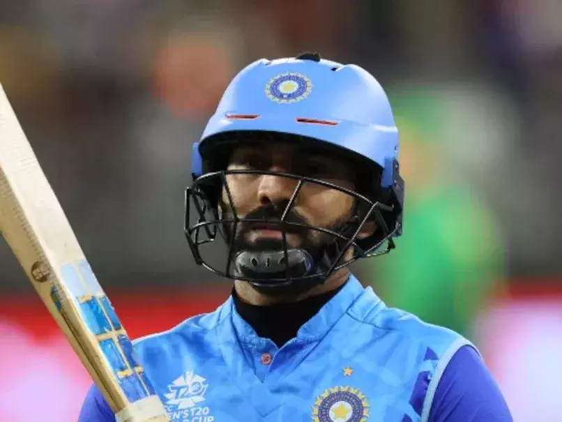 കാർത്തിക് എന്നാണ് അവസാനം ആസ്ട്രേലിയയിൽ കളിച്ചത്? പകരം പന്തിനെ ഇറക്കണം- വിമർശനവുമായി സെവാഗ്