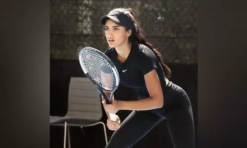 ബഹ്റൈൻ ഇസാ ടൗൺ ടൂർണമെന്റിൽ ജേതാവായി സൗദി വനിത ടെന്നിസ് താരം