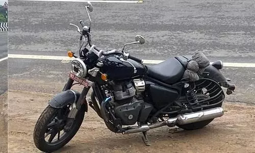 Royal Enfield Super Meteor 650 spied ahead of launch, fresh details emerge