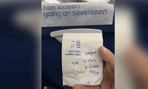 ഇന്ത്യ-ദക്ഷിണാഫ്രിക്ക മത്സരത്തിന്റെ സ്കോർ പങ്കുവെച്ച് ഇൻഡിഗോ പൈലറ്റ് ട്വിറ്ററിൽ ഹിറ്റായി