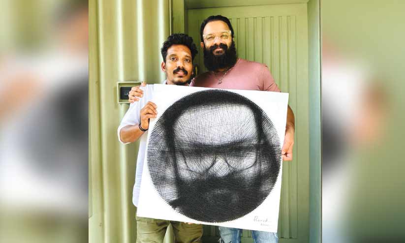 നൂലുകളിൽ മെനഞ്ഞെടുത്തു ജയസൂര്യയുടെ ചിത്രം, രമേഷിന് സ്വപ്നസാഫല്യം നൂലുകളിൽ മെനഞ്ഞെടുത്തു ജയസൂര്യയുടെ ചിത്രം, രമേഷിന് സ്വപ്നസാഫല്യം