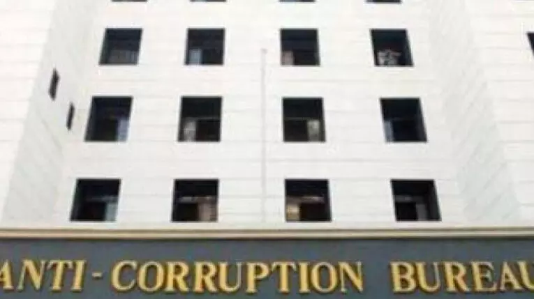 കൈക്കൂലി വാങ്ങുന്നതിനിടെ ലീഗൽ മെട്രോളജി ഡെപ്യൂട്ടി കൺട്രോളർ വിജിലൻസ് പിടിയിൽ കൈക്കൂലി വാങ്ങുന്നതിനിടെ ലീഗൽ മെട്രോളജി ഡെപ്യൂട്ടി കൺട്രോളർ വിജിലൻസ് പിടിയിൽ