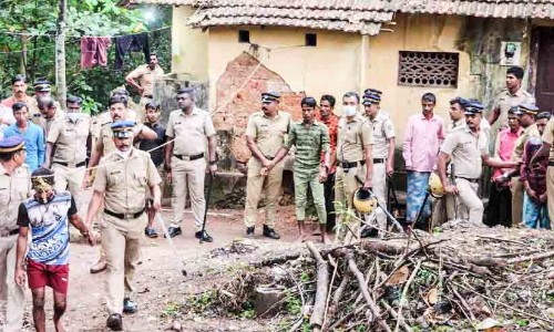 Inspection at residence of inter state workers Brown sugar and weapons seized