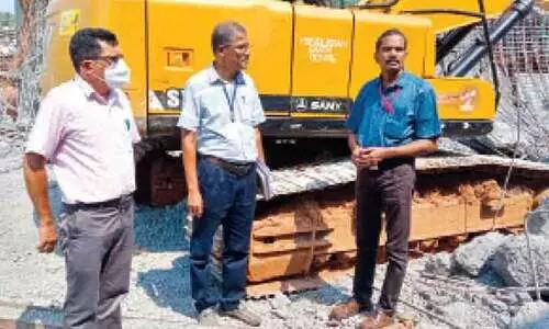 പെരിയ അടിപ്പാത തകർച്ച; പി.ഡബ്ല്യു.ഡി സംഘം പരിശോധിച്ചു