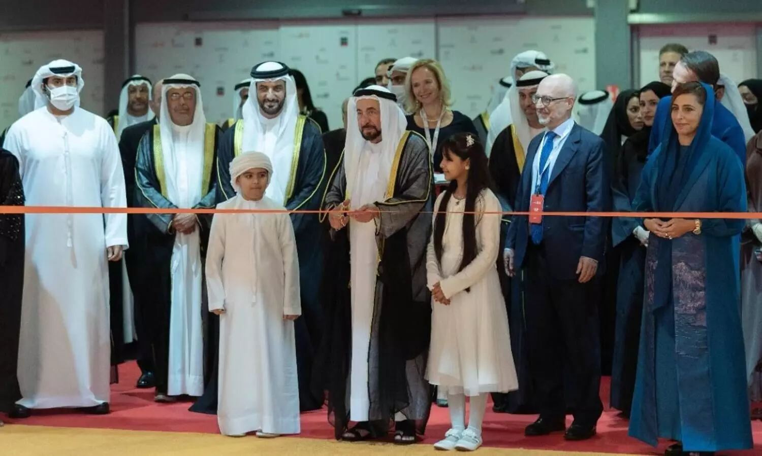 ഷാർജ പുസ്തകോൽസവത്തിന് ഉജ്വല തുടക്കം