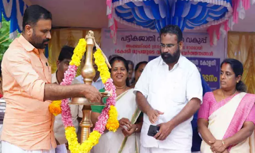 അംബേദ്കർ ഗ്രാമം; ഒരു കോടിയുടെ വികസന പദ്ധതികൾ ഉദ്ഘാടനം ചെയ്തു അംബേദ്കർ ഗ്രാമം; ഒരു കോടിയുടെ വികസന പദ്ധതികൾ ഉദ്ഘാടനം ചെയ്തു