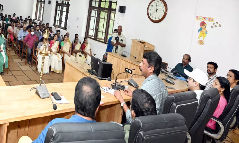 സര്‍ക്കാര്‍ ഉദ്യോഗസ്ഥര്‍ മലയാള ഭാഷ പ്രചാരകരാകണം