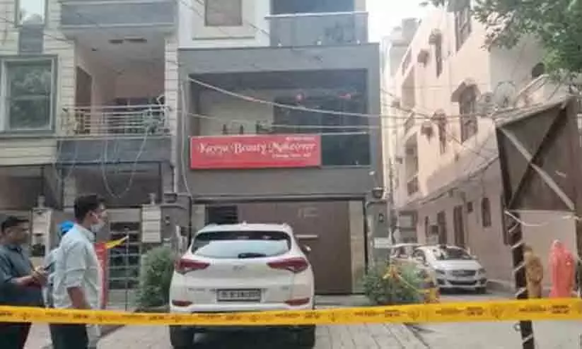 ഡൽഹിയിൽ ദമ്പതികളെയും വീട്ടുജോലിക്കാരനെയും കൊലപ്പെടുത്തിയത് പ്രതികാര നടപടി ഡൽഹിയിൽ ദമ്പതികളെയും വീട്ടുജോലിക്കാരനെയും കൊലപ്പെടുത്തിയത് പ്രതികാര നടപടി