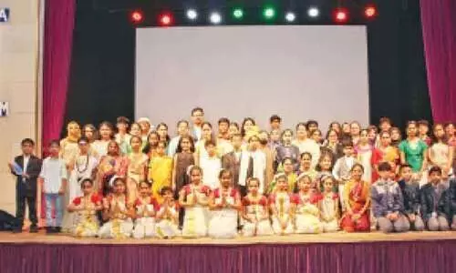 കേ​ര​ള​പ്പി​റ​വി​ദി​ന​വും ക​ർ​ണാ​ട​ക രാ​ജ്യോ​ത്സ​വ​വും ആ​ഘോ​ഷി​ച്ചു