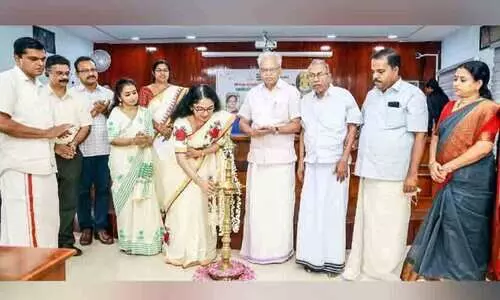 അമ്മ മലയാളത്തെ ഹൃദയത്തോട്​ ചേർക്കണം -കലക്ടര്‍