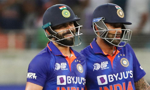 റെക്കോഡിനരികെ കോഹ്‍ലിയും സൂര്യയും