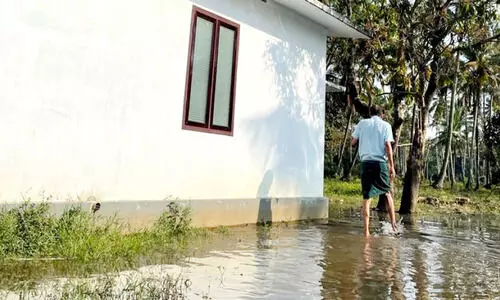 കൂത്തുമാക്കൽ ഷട്ടറുകൾ അടച്ചു; ഇരുപതോളം വീടുകൾ വെള്ളക്കെട്ടിൽ കൂത്തുമാക്കൽ ഷട്ടറുകൾ അടച്ചു; ഇരുപതോളം വീടുകൾ വെള്ളക്കെട്ടിൽ