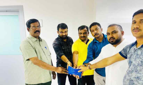 ഡ്രൈ​വേ​ഴ്സ് അ​സോ​സി​യേ​ഷ​ൻ ധ​ന​സ​ഹാ​യം ന​ൽ​കി