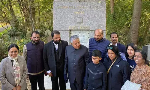 വിദേശയാത്രയുടെ തുടര്‍പ്രവര്‍ത്തനങ്ങൾ ആവിഷ്‌കരിക്കാന്‍ യോഗം ചേര്‍ന്നു