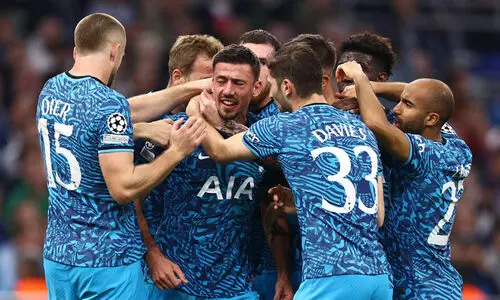 ചാമ്പ്യൻസ് ലീഗ്: ടോട്ടൻഹാം, എയ്ൻട്രാഷ് നോക്കൗട്ടിൽ