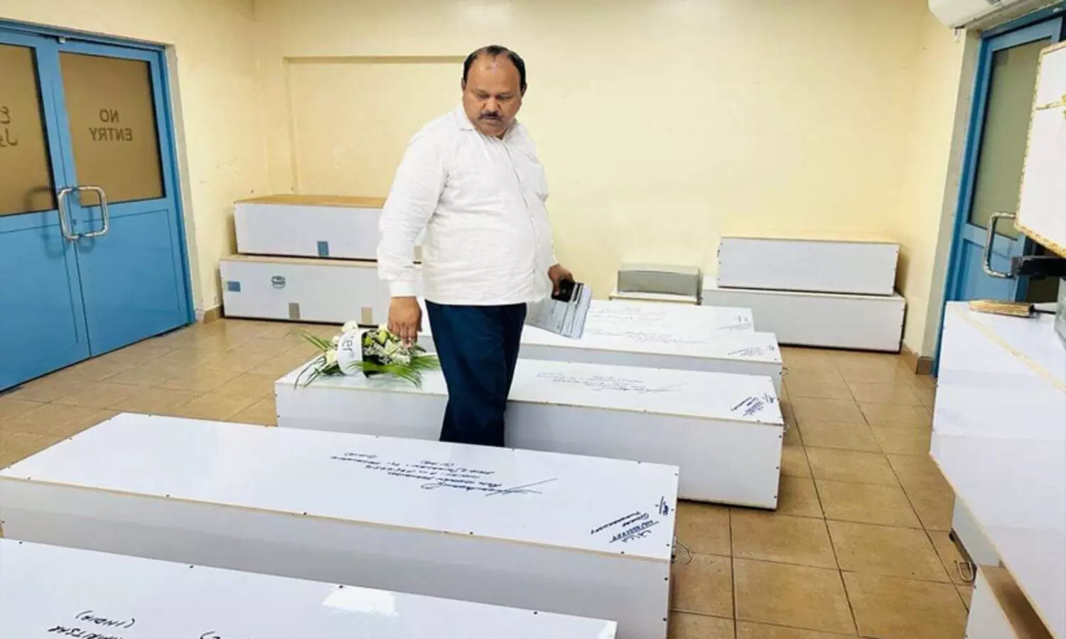 നിങ്ങടെ നമ്പരാണ് എന്റെ ഫോണിൽ ആദ്യം; എന്തേലും സംഭവിച്ചാൽ നാട്ടിലെത്തിക്കണേ; ഒടുവിൽ അദ്ദേഹത്തിന്റെ ദേഹവും നാട്ടിലേക്ക്