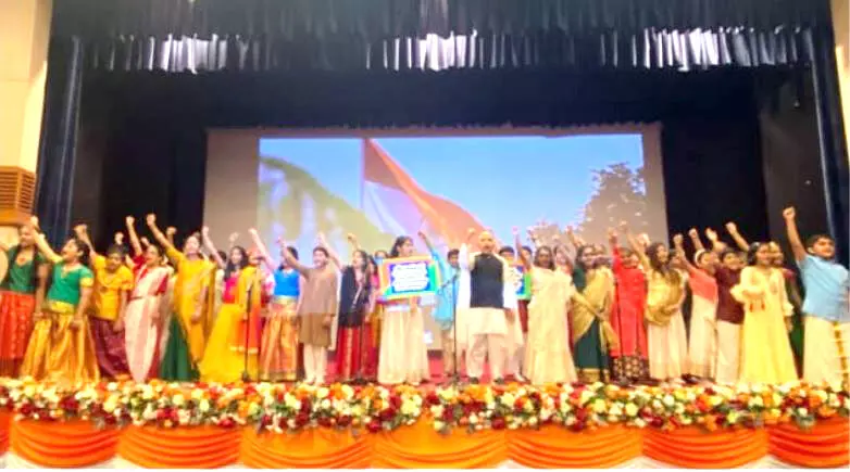 Muscat Indian embassy officers meet