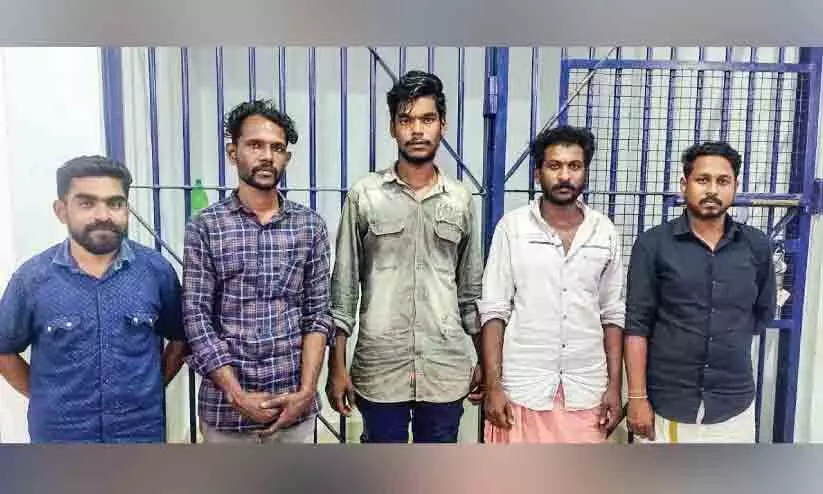 Gang arrested for extorting money by beating