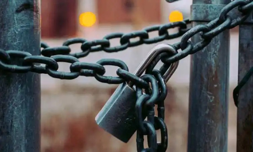 ഇൻഷുറൻസ് തുക നൽകാൻ വൈകി; കമ്പനി അക്കൗണ്ട് ജപ്തി ചെയ്തു ഇൻഷുറൻസ് തുക നൽകാൻ വൈകി; കമ്പനി അക്കൗണ്ട് ജപ്തി ചെയ്തു