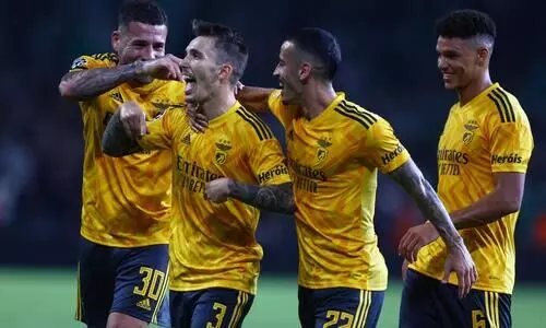 അവസാന കളിയിലും ജയം; എന്നിട്ടും ബെൻഫിക്കക്കു പിന്നിൽ രണ്ടാമതായ ഞെട്ടലിൽ മെസ്സിപ്പട.. അവസാന കളിയിലും ജയം; എന്നിട്ടും ബെൻഫിക്കക്കു പിന്നിൽ രണ്ടാമതായ ഞെട്ടലിൽ മെസ്സിപ്പട..