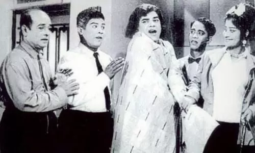 ചി​ത്ര​മേ​ള - മ​ല​യാ​ള സി​നി​മ​യി​ലെ ആ​ദ്യ​ത്തെ ആ​ന്തോ​ള​ജി