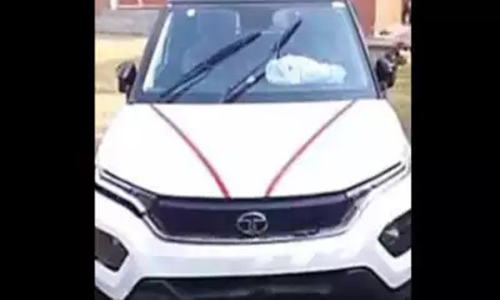 ഡ്രൈവിംഗ് അറിയാത്ത വരന് സ്ത്രീധനമായി കാര്‍; അമ്മായിയെ ഇടിച്ചുതെറിപ്പിച്ചു