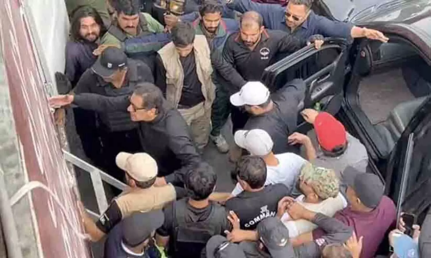 ഇംറാൻ ഖാന് വെടിയേറ്റ സംഭവം ഓർമപ്പെടുത്തുന്നത് ബേനസീർ ഭുട്ടോ വധം