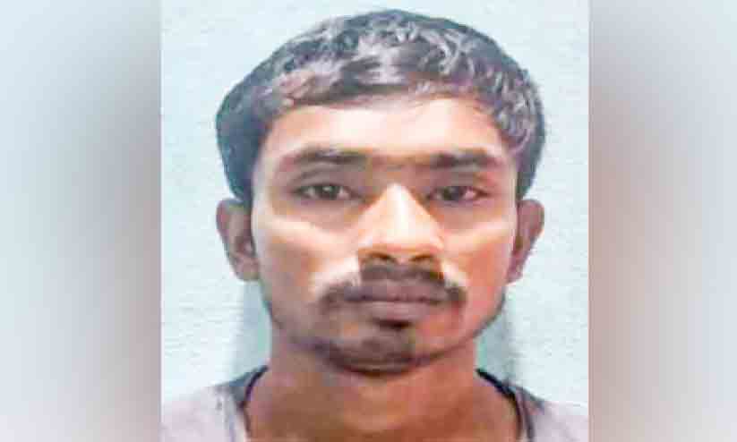 കഞ്ചാവുമായി അസം സ്വദേശി പിടിയില് കഞ്ചാവുമായി അസം സ്വദേശി പിടിയില്