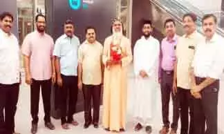 മെ​ത്രാ​പ്പോ​ലീ​ത്ത​ക്ക്   സ്വീ​ക​ര​ണം ന​ൽ​കി