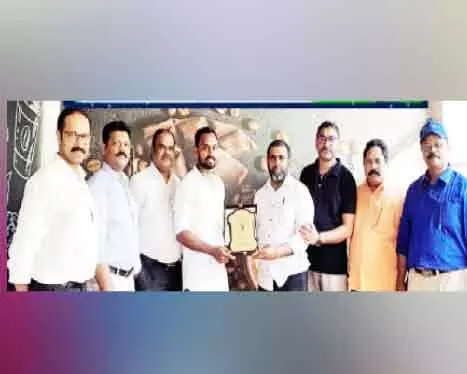 ഒ.​ഐ.​സി.​സി തി​രു​വ​ന​ന്ത​പു​രം ജി​ല്ല ക​മ്മി​റ്റിയാ​ത്ര​യ​യ​പ്പ് ന​ൽ​കി