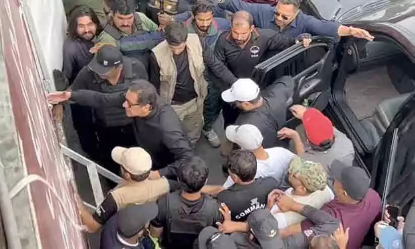 ഇംറാൻ ഖാന് വെടിയേറ്റ സംഭവം ഓർമപ്പെടുത്തുന്നത് ബേനസീർ ഭുട്ടോ വധം ഇംറാൻ ഖാന് വെടിയേറ്റ സംഭവം ഓർമപ്പെടുത്തുന്നത് ബേനസീർ ഭുട്ടോ വധം