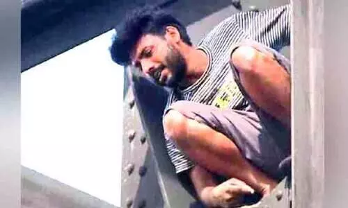 ഹാർബർ പാലത്തിന്‍റെ ടവറിൽ കയറി യുവാവിന്‍റെ ആത്മഹത്യഭീഷണി